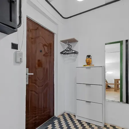 Go Green Apartment *